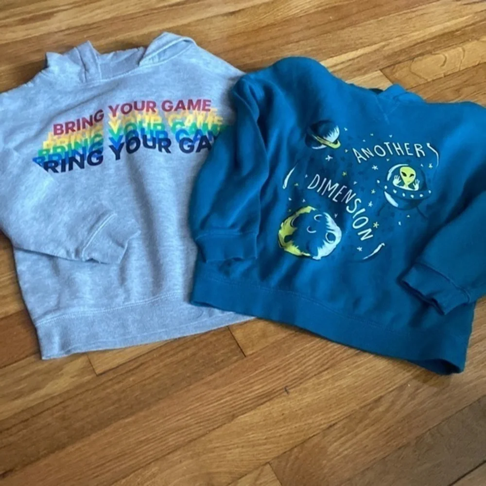 Primark hoodie bundle 6/7 years fit is 5T gently used.